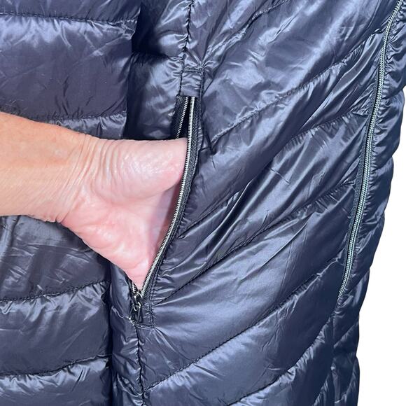 GAP Women’s Black Nylon Packable Puffer Coat Size XS Fits a Small NWOT - Picture 5 of 11